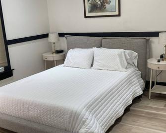 Chic luxury studio, Downtown Danville, Pets OK, Centre College & Bourbon Trail - Danville