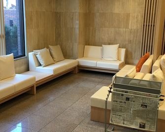 سمايل هوتل سوجامو - طوكيو - غرفة معيشة