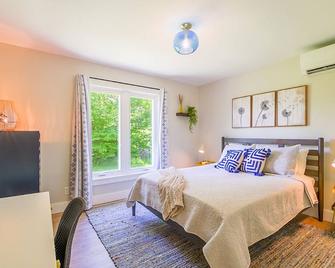 Sun, salt and sand @ Heart Rock House! Private beach/8 min drive to Belfast! - Searsport - Habitación