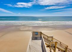 North Topsail Beach Condo with Direct Beach Access! - North Topsail Beach - Strand