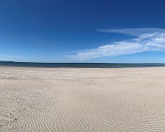 Beachfront Cottage In Wasaga Beach - Sandpiper Beach Resort - Cottage # 3 - Wasaga Beach - Strand