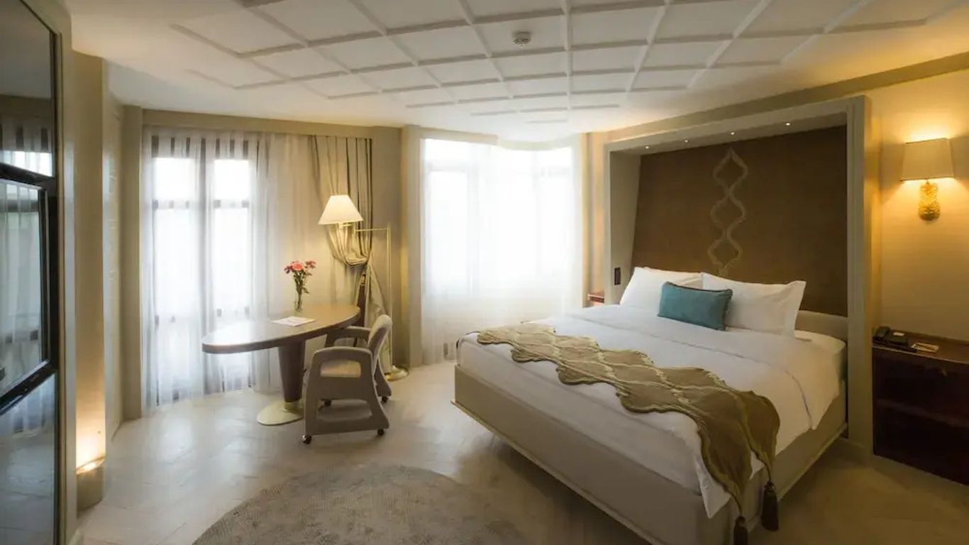 Mega Residence Hotel