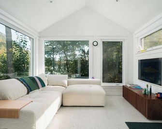 The Owl's Nest - Lakeside peacefulness ski & hiking - Mansonville - Living room