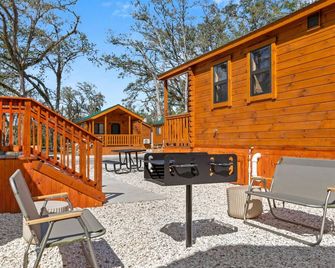 Happy Travelers Rv Resort - Thonotosassa - Patio