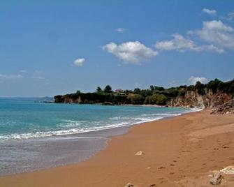 Villa Petra - Kalamaki - Playa