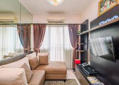 Cozy And Nice 2Br Apartment At Maple Park Sunter - Jakarta - Vardagsrum