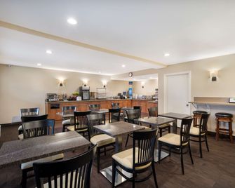 Best Western Norwalk Inn - Norwalk - Bâtiment