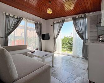 Satsuma Butik Otel - Seferihisar - Sala de estar