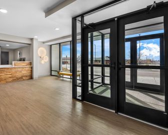 Echo Suites Extended Stay by Wyndham Colorado Springs Airpt - Colorado Springs - Lobby