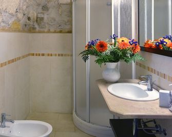 Relais Cimillà B&B - רגוזה - חדר רחצה
