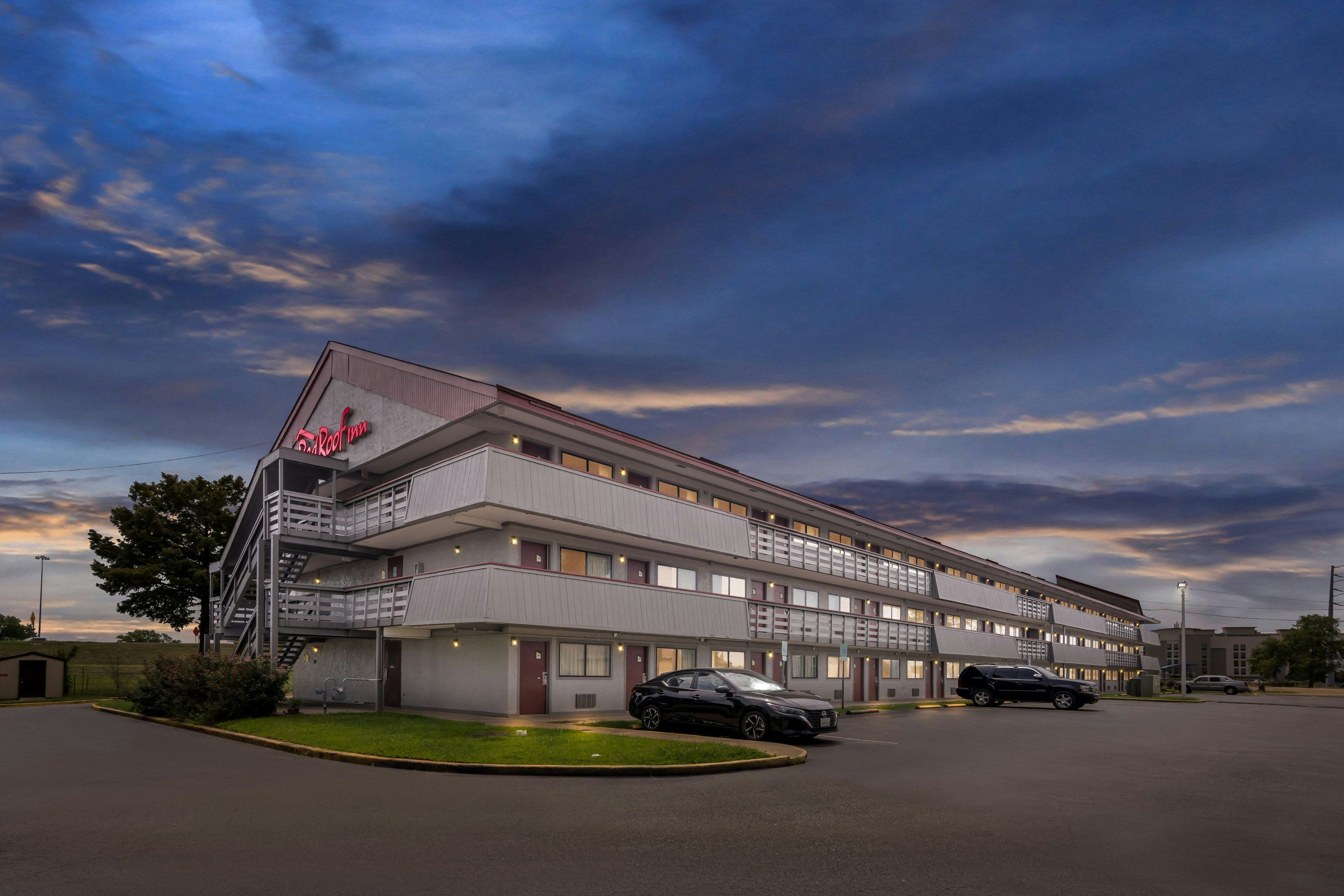 ريد رووف إن جاكسون داونتون - فيرجراوندز - جاكسون - مبنى