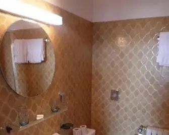 Hotel Le Limbourg - Rochefort