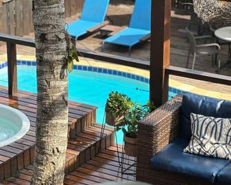 Calador Búzios Hotel - Búzios - Pool