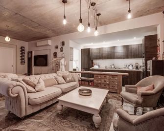 Talbot And Bons Deluxe Studio Flat - Gudja - Sala de estar