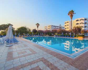 Continental Palace - Kos - Piscina