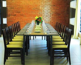 Shada Pathor Hotel and Resort - Sylhet - Eetruimte