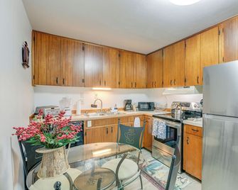Anchorage Townhome: 2 Mi to Dwtn! - Anchorage - Kitchen