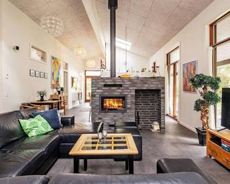 Seaside Sanctuary in Lonstrup-By Traum - Hjørring - Living room