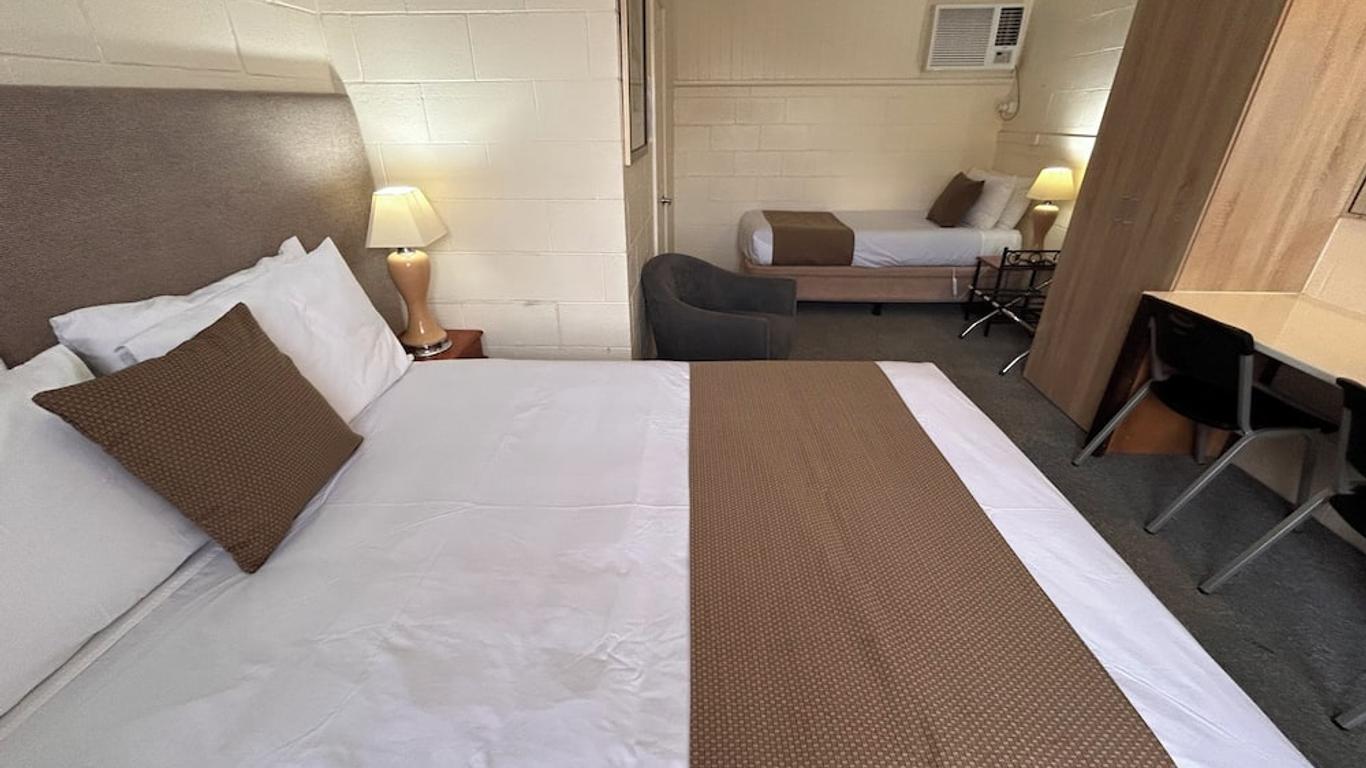 Warren Motor Inn