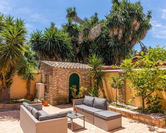 مورايتيس مانشين - كورفو - شرفة مرصوفة