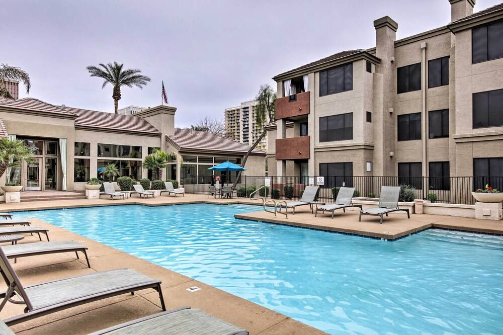 Modern Condo with Pool about 3 Mi to Downtown Phoenix! - פיניקס - בריכה