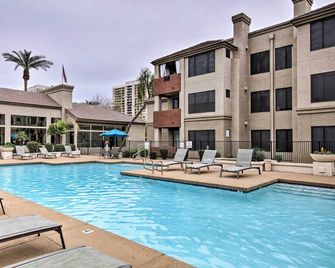 Modern Condo w/ Pool Access ~ 3 Mi to Dtwn Phoenix - Phoenix - Pool