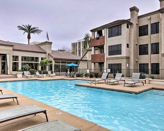 Modern Condo with Pool about 3 Mi to Downtown Phoenix! - פיניקס - בריכה