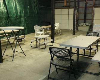 Rv Parking At Camp Claircrest - Pleasant Hill - Balcony