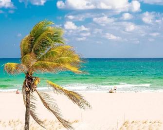 Beach Vacation! 2 Amazing Units, Outdoor activities, Near Bay View Drive Park - Lauderdale-by-the-Sea - Strand