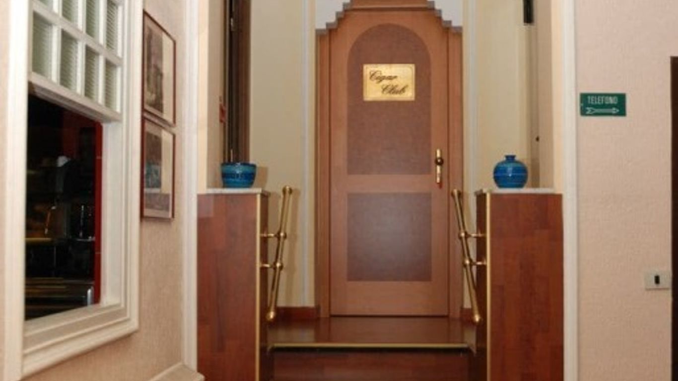 호텔 아이리스 크릴런