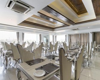 Palette - Silver Leaf - Vapi - Restaurant