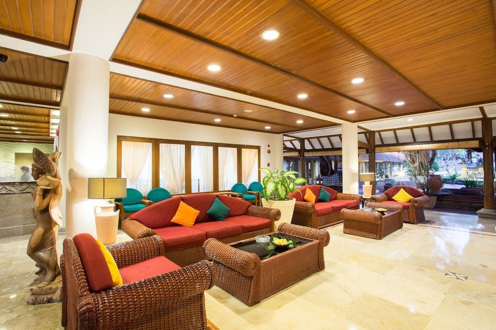 Plagoo Holiday Hotel - South Kuta - לובי