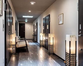 Yuyu Ukiyoe Hotel - Osaka - Pasillo