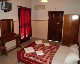 Manolia Studios - Moussata - Bedroom