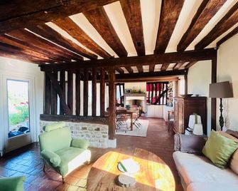 Charming cottage in Normandy, in the heart of the Pays d'Auge - Livarot-Pays-d'Auge - Living room