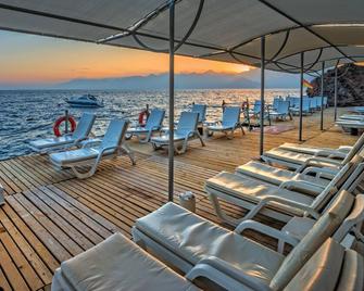 Adonis Hotel - Antalya - Patio