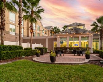 Hilton Garden Inn Orlando East/UCF - Orlando - Building