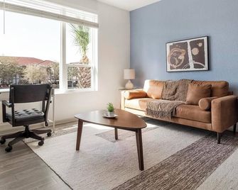 Landing | Modern 2bd, Gym, Clubhouse - Lockhart - Sala de estar