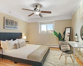 Sunny 1BR Apt in Suburb - Salem 3C rep - Arlington Heights - Bedroom