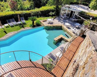 Eden Rock Resort - Florencia - Piscina