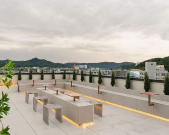 Brown Dot Hotel Andong Taehwa - Andong - Balkón