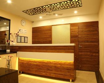 Hotel Utsav - Dewas - Front desk
