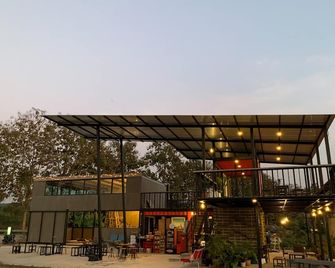 Innbox Chiangmai Hotel - Chiang Mai - Building