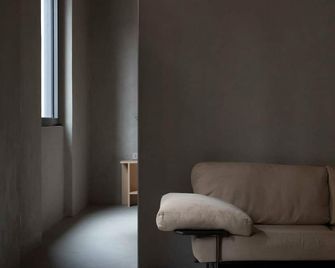 Hod'a - Milan - Salon