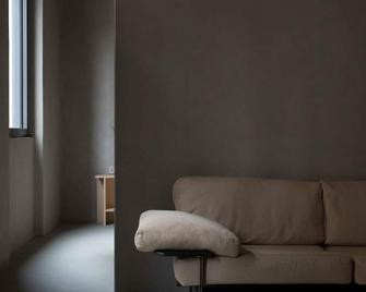 Hod'a - מילאנו - סלון