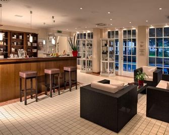 Hotel Vier Jahreszeiten Binz - Binz - Baari