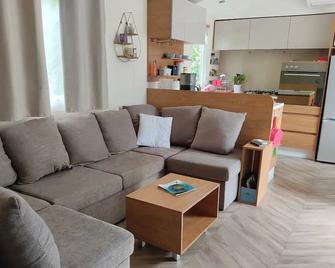 Mobil home spacieux entre lac et montagne - Embrun - Obývací pokoj