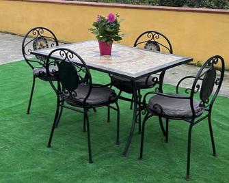 Country house, Villa fully renovated to accommodate and welcome - Torre Annunziata - Innenhof