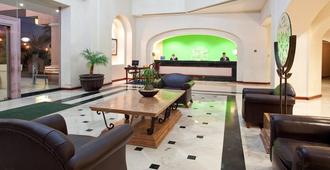 Holiday Inn Leon-Convention Center - León - Lobby