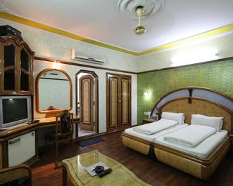 Hotel Naveen Meerut - Meerut - Bedroom